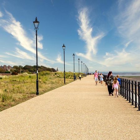 Lytham St Annes, A Spacious, High End, One Bedroomed Apartment 5 ภายนอก รูปภาพ