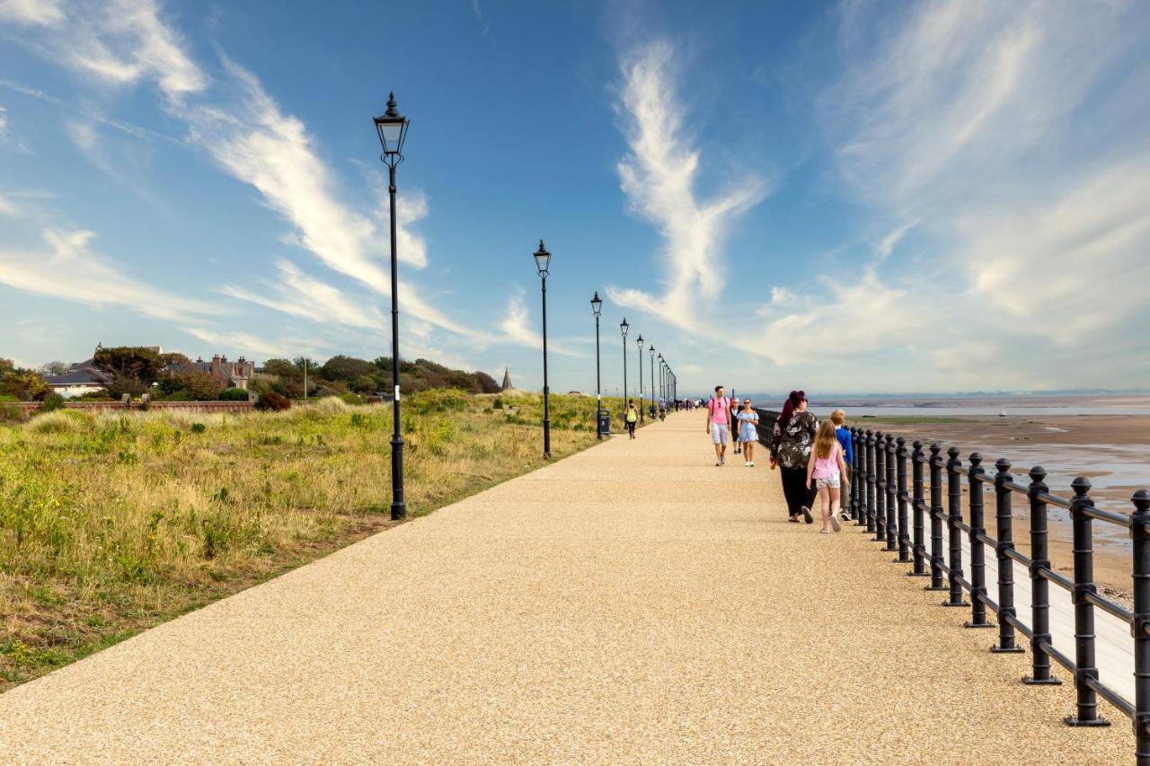 Lytham St Annes, A Spacious, High End, One Bedroomed Apartment 5 ภายนอก รูปภาพ